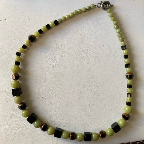 Necklace beaded jade crystal and glass - Picture 8 of 12